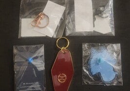 Mix Lot of (5) Twilight Saga inspired Keychains + Pins