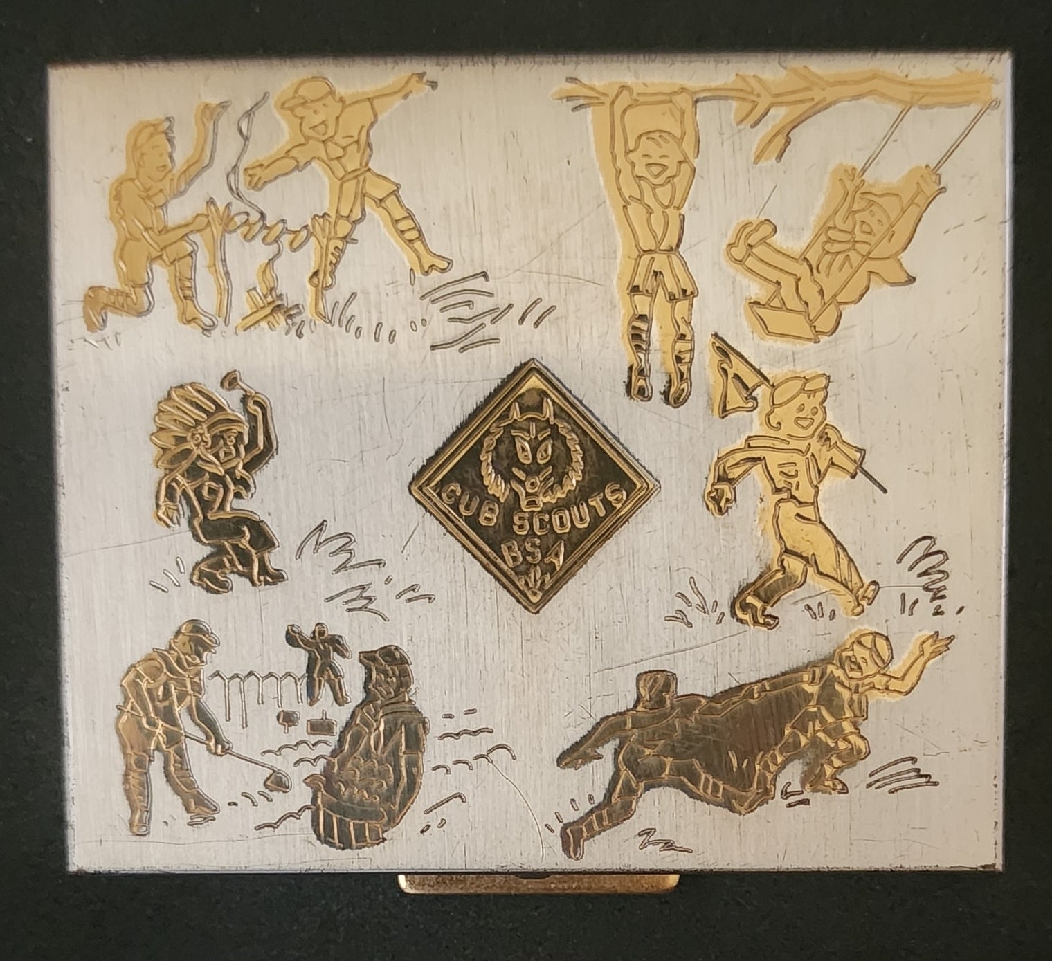 Vintage Cub Scouts Den Mother powder compact, goldtone metal, mirror compact, Scouting memorabilia, collectible, 1940s-50s