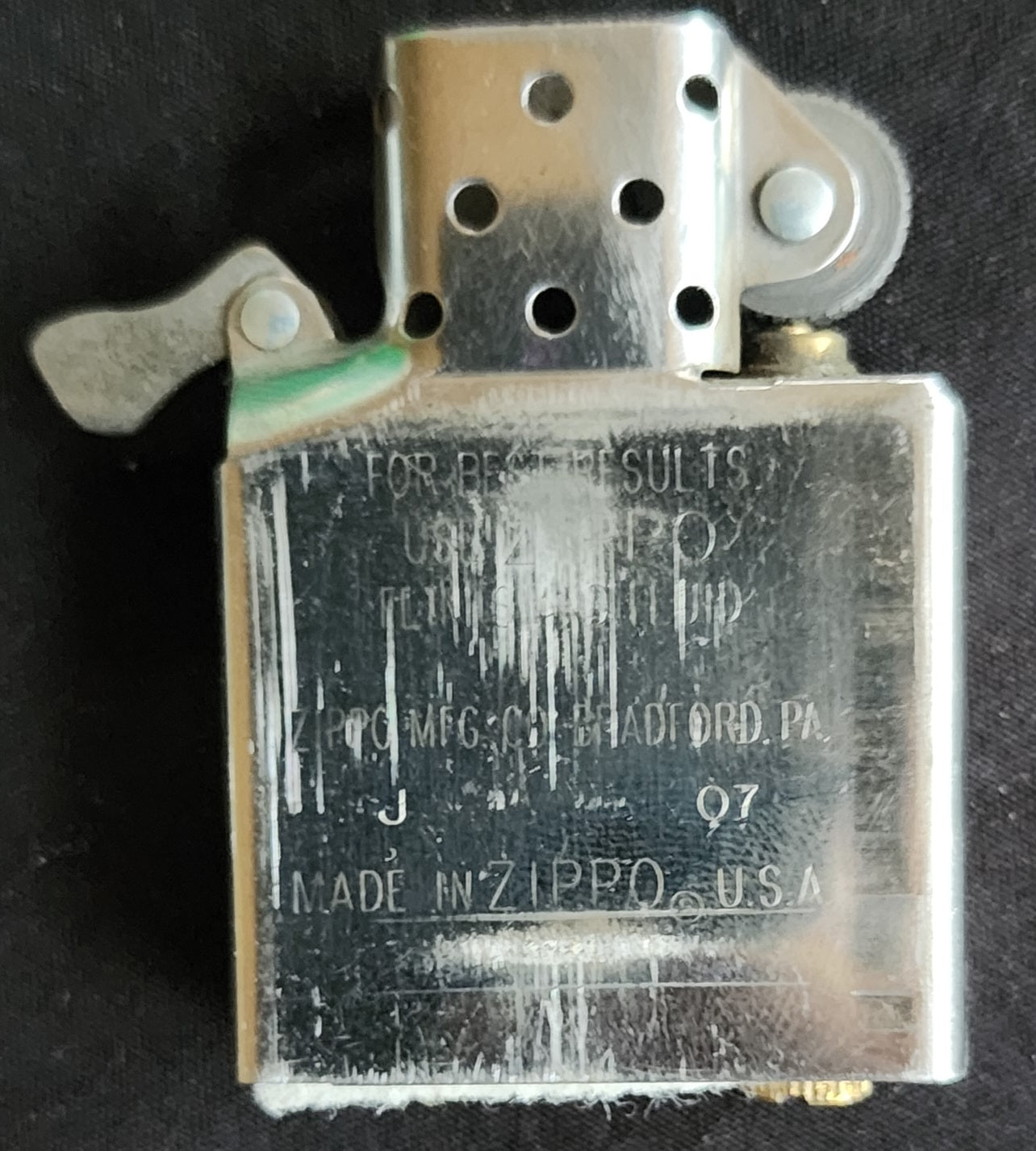 Vintage 2008 Bottomz Up High Polish Chrome Zippo Lighter w/ Box