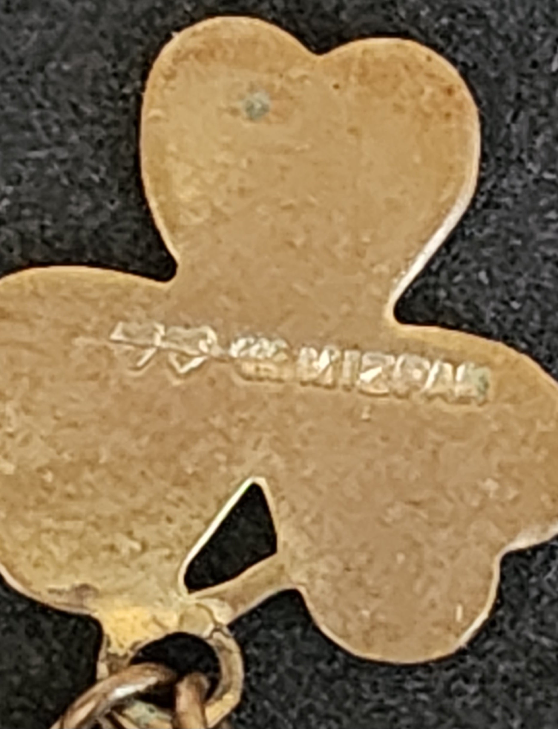 VINTAGE WARD Bros. MIZPAH SHAMROCK and PEARL necklace (1950s-70s)