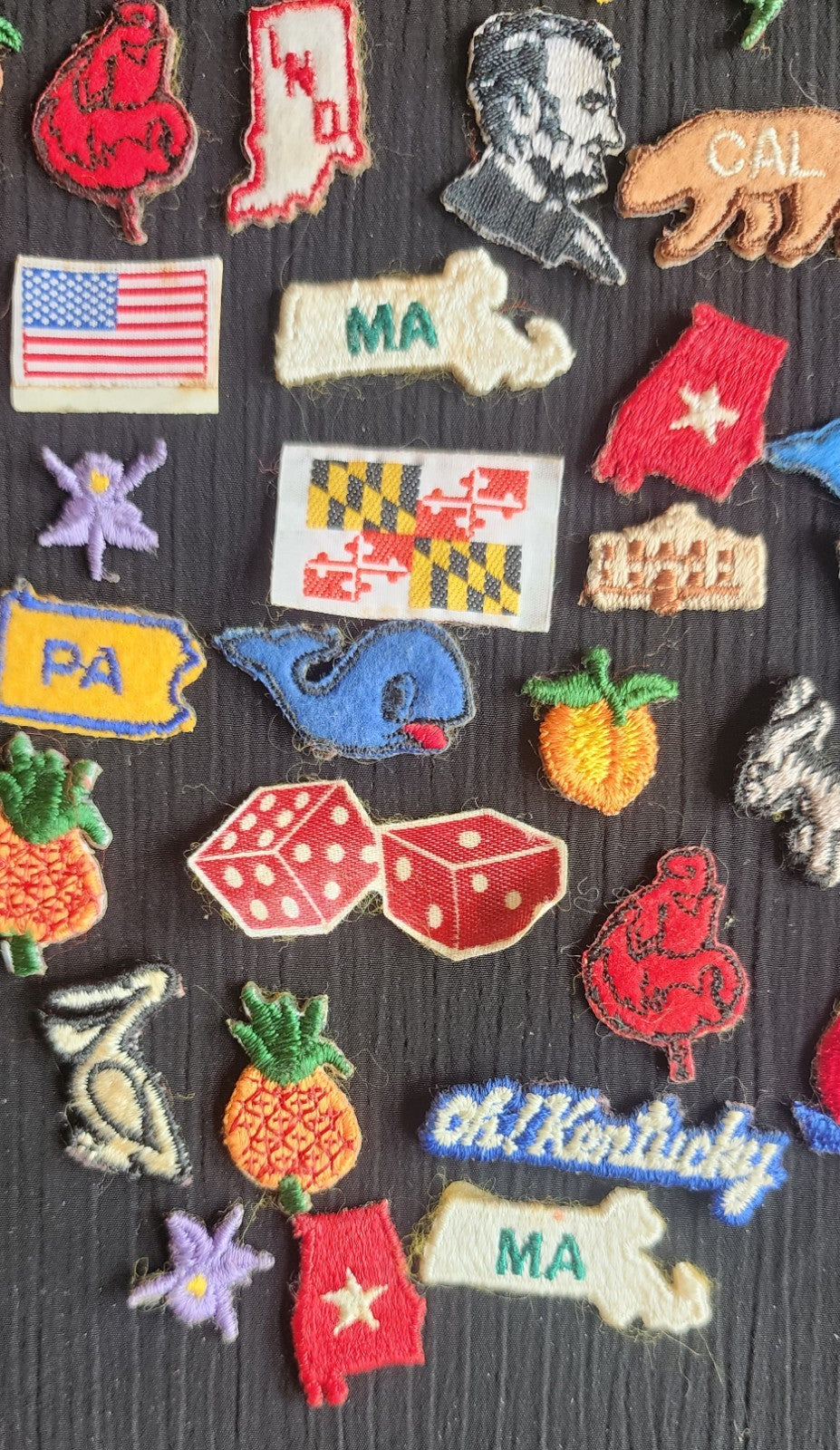VINTAGE PATCH LOT OF 34 STATE TOURIST TRAVEL SOUVENIR SEW + IRON ON PATCHES