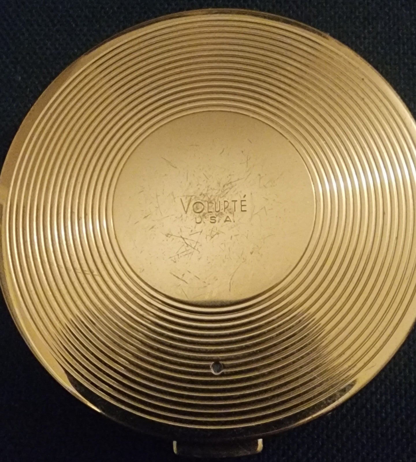 VINTAGE CUB SCOUTS BSA DEN MOTHER VOLUPTE POWDER COMPACT, UNUSED