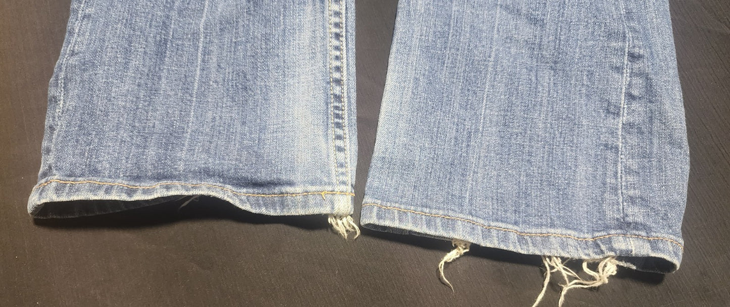 Vigoss The New York  Boot Cut Thick Stitch Woman’s Jeans Size 3/4 Length 34