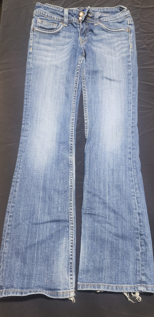 Vigoss The New York  Boot Cut Thick Stitch Woman’s Jeans Size 3/4 Length 34