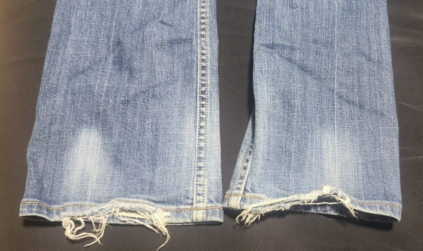 Vigoss The New York  Boot Cut Thick Stitch Woman’s Jeans Size 3/4 Length 34